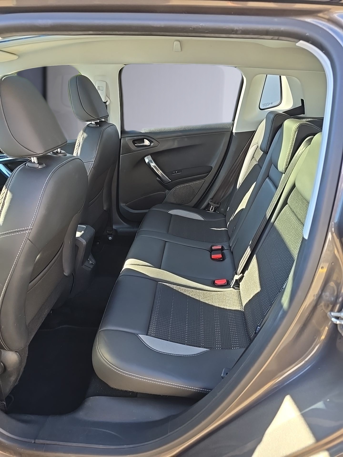PEUGEOT 2008 1.6 VTI Active Automatic-image-17