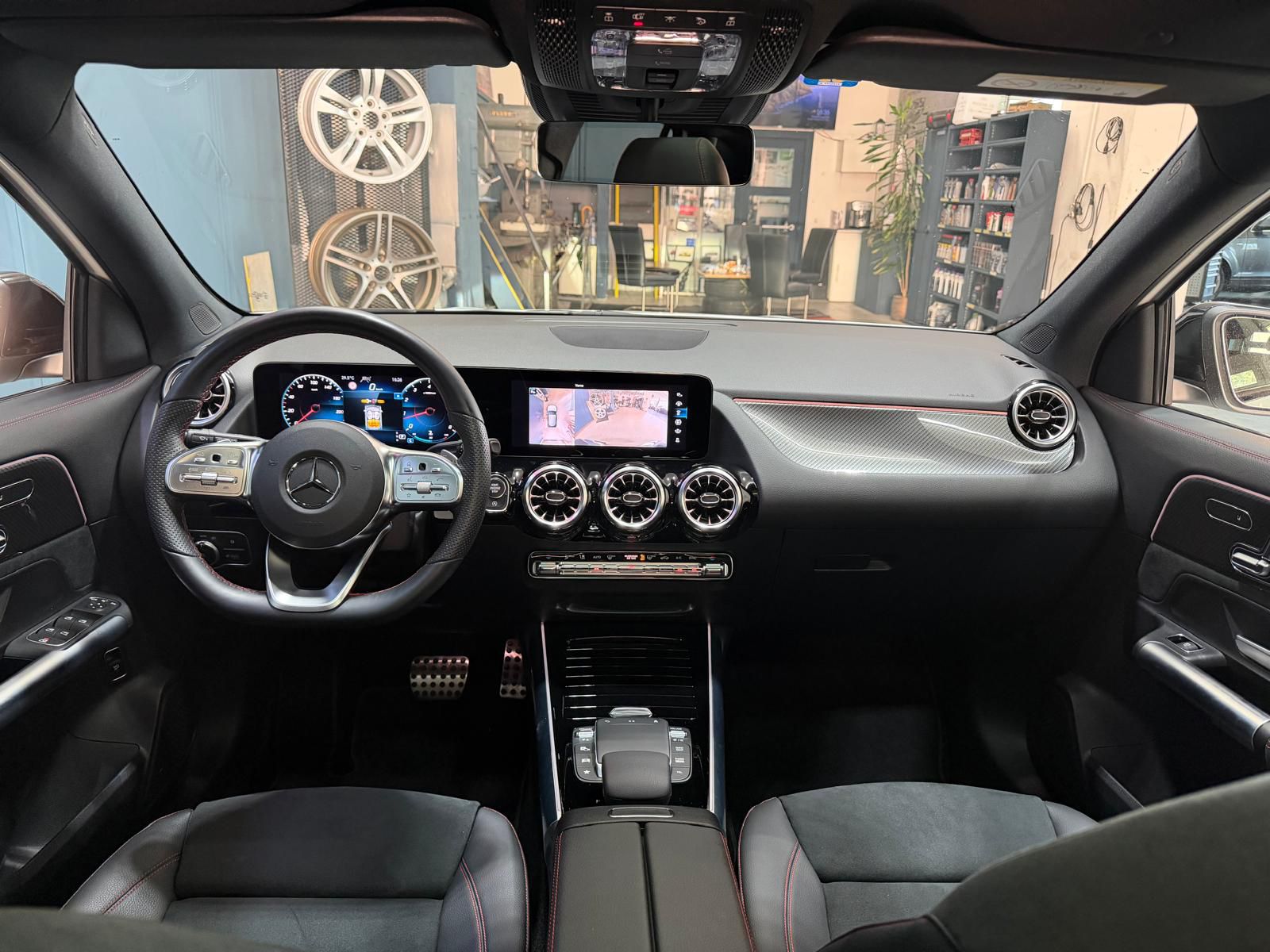 MERCEDES-BENZ GLA 250 4Matic AMG Line 8G-DCT-image-6