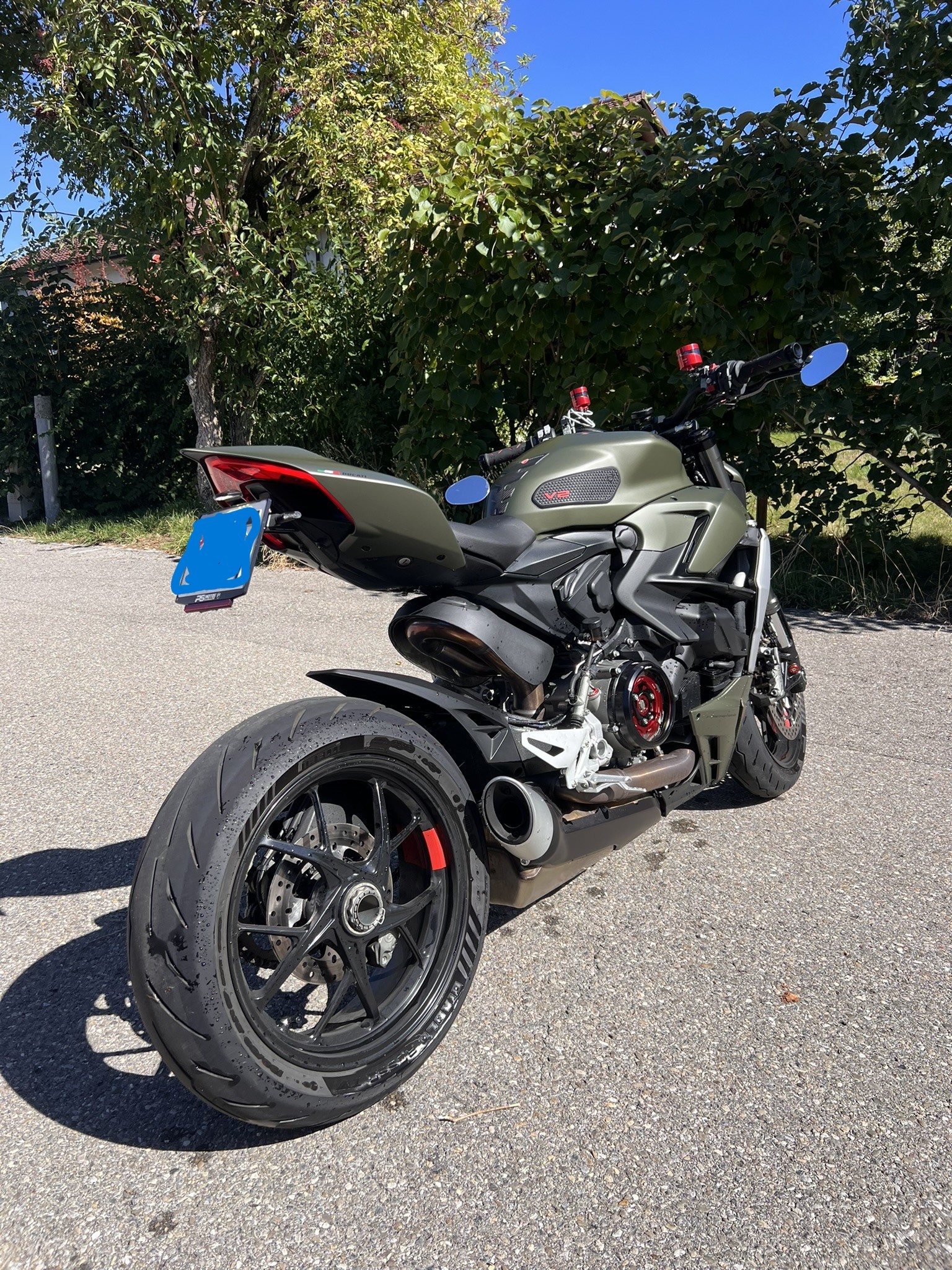 DUCATI Streetfighter V2-image-2