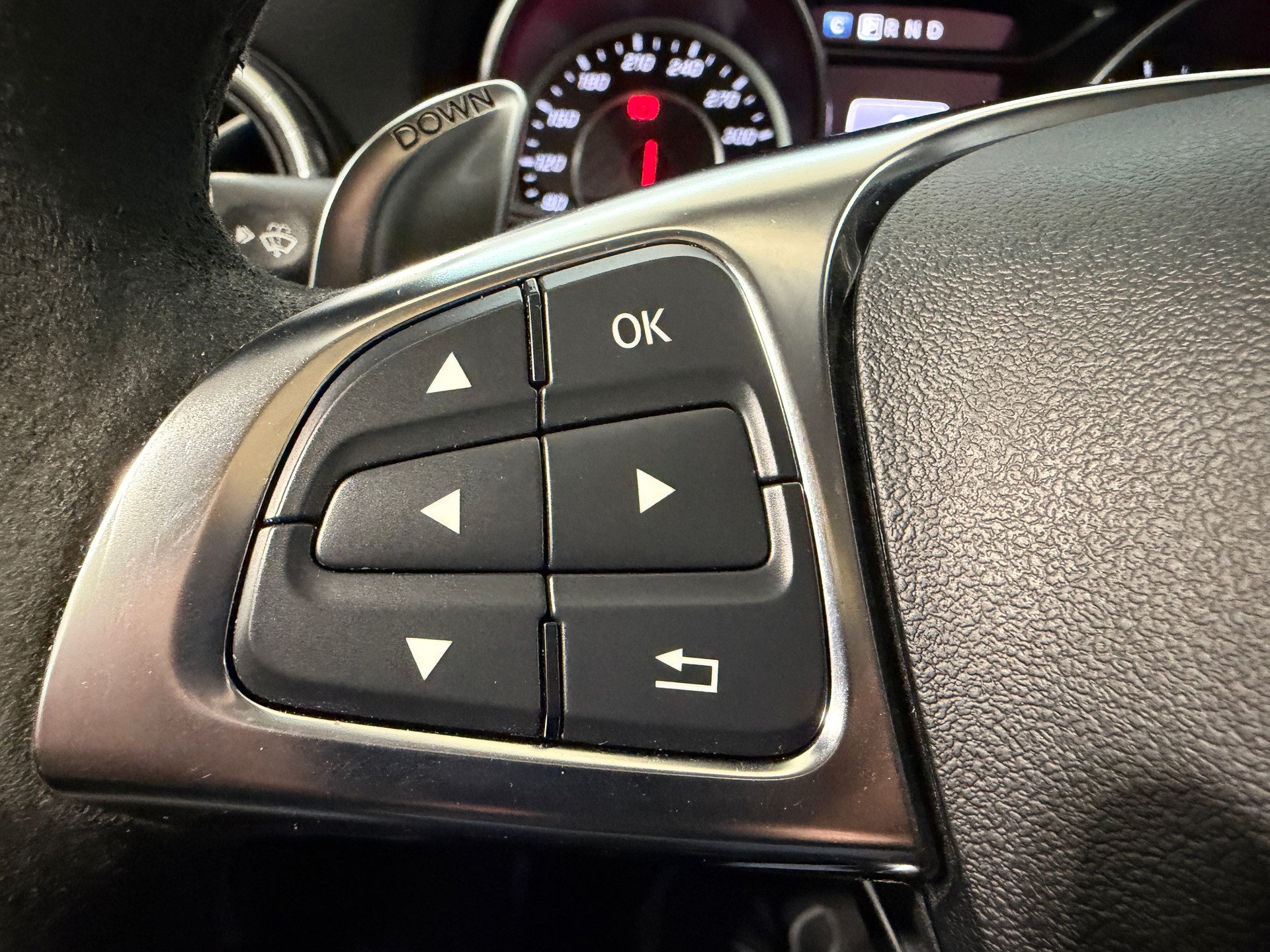 MERCEDES-BENZ CLA Shooting Brake 45 AMG 4Matic Speedshift-image-16