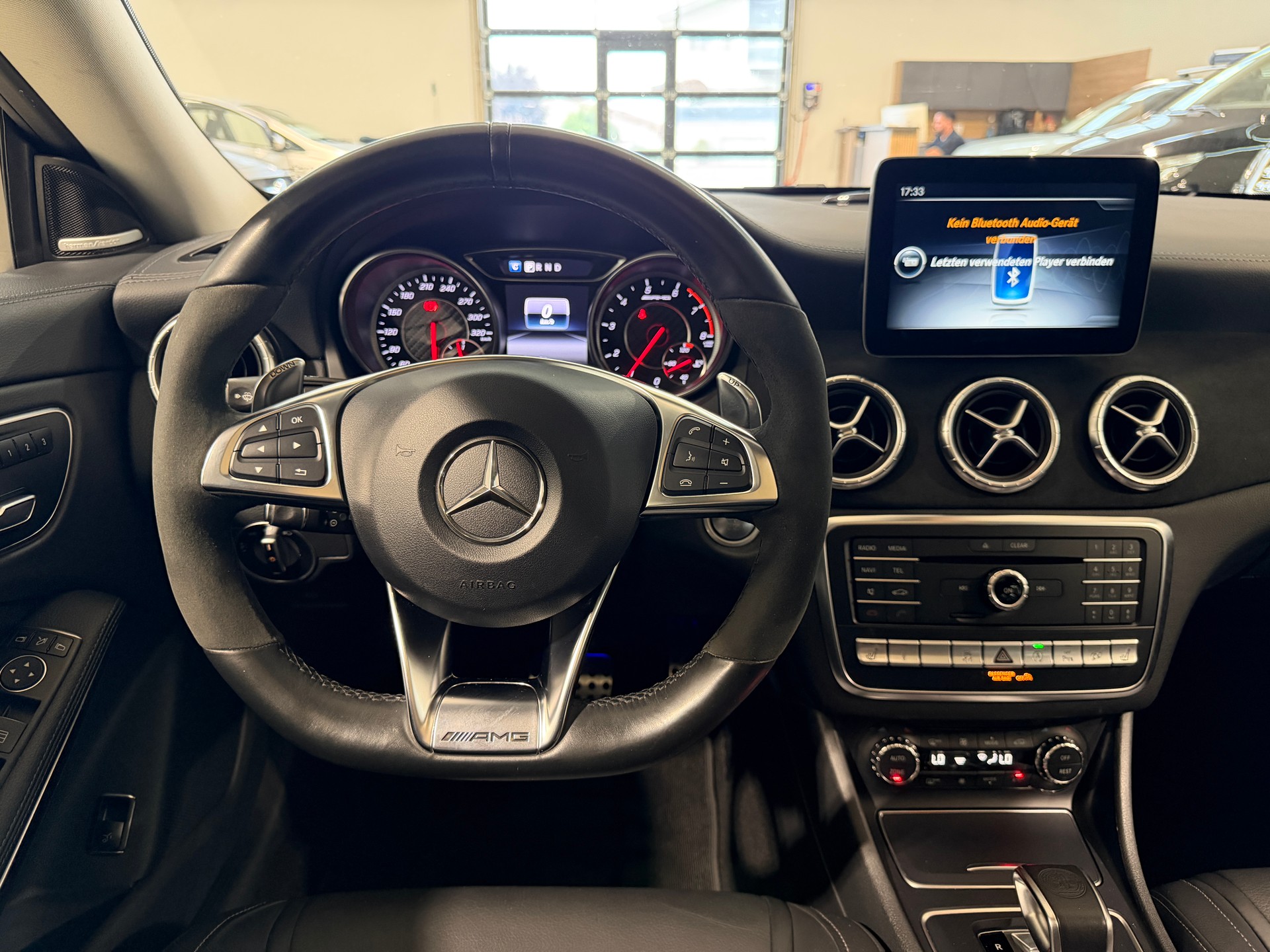 MERCEDES-BENZ CLA Shooting Brake 45 AMG 4Matic Speedshift-image-13