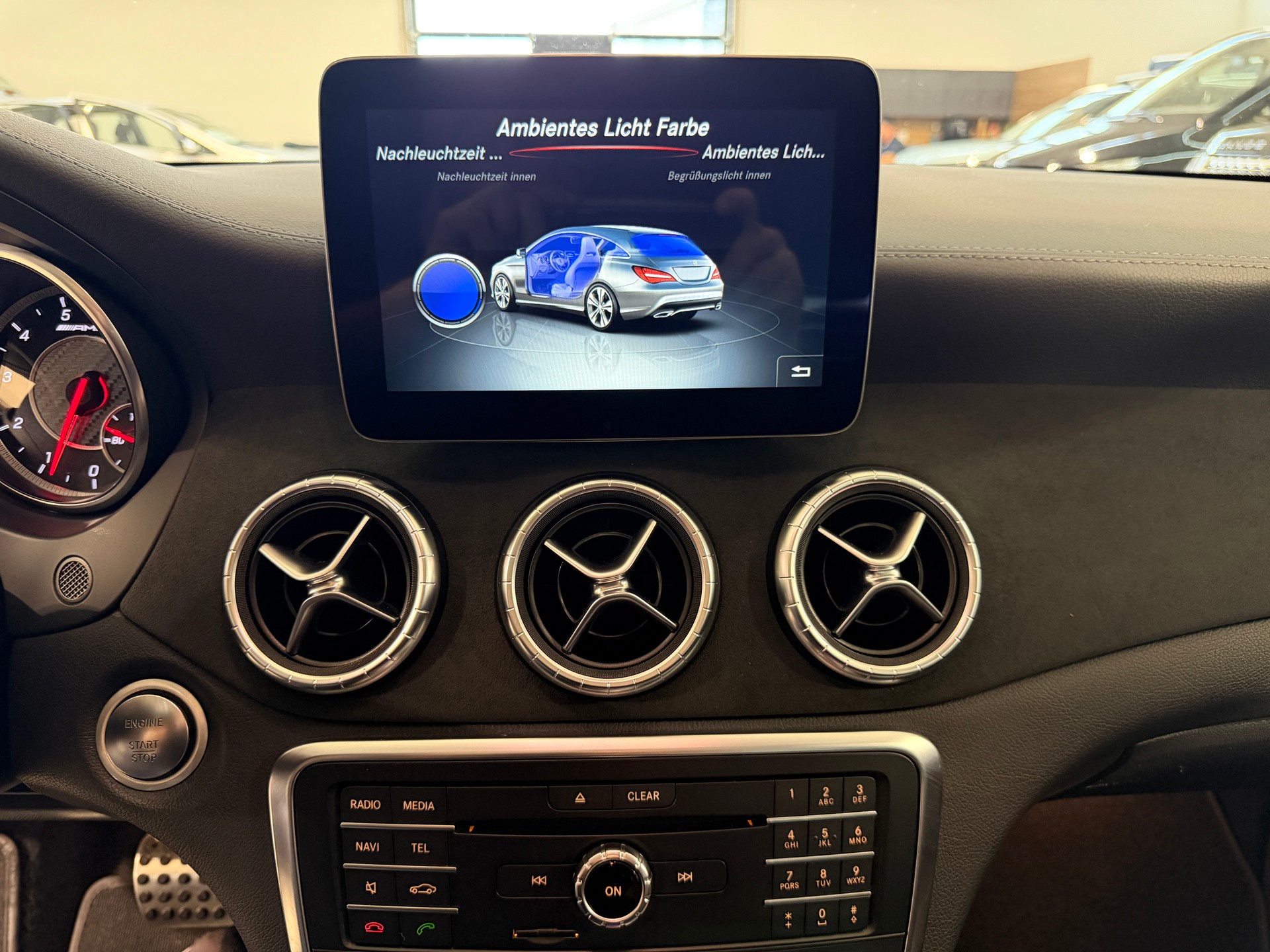MERCEDES-BENZ CLA Shooting Brake 45 AMG 4Matic Speedshift-image-24