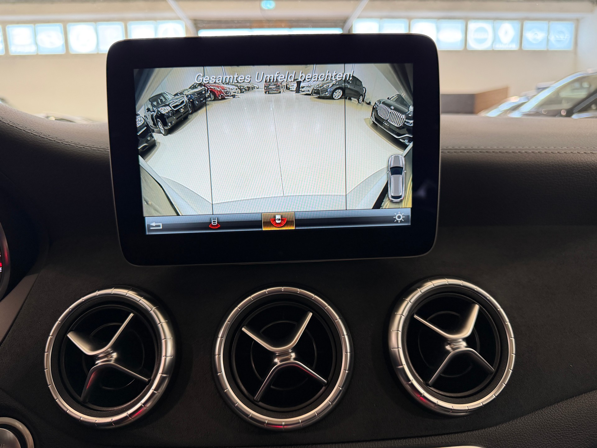 MERCEDES-BENZ CLA Shooting Brake 45 AMG 4Matic Speedshift-image-27