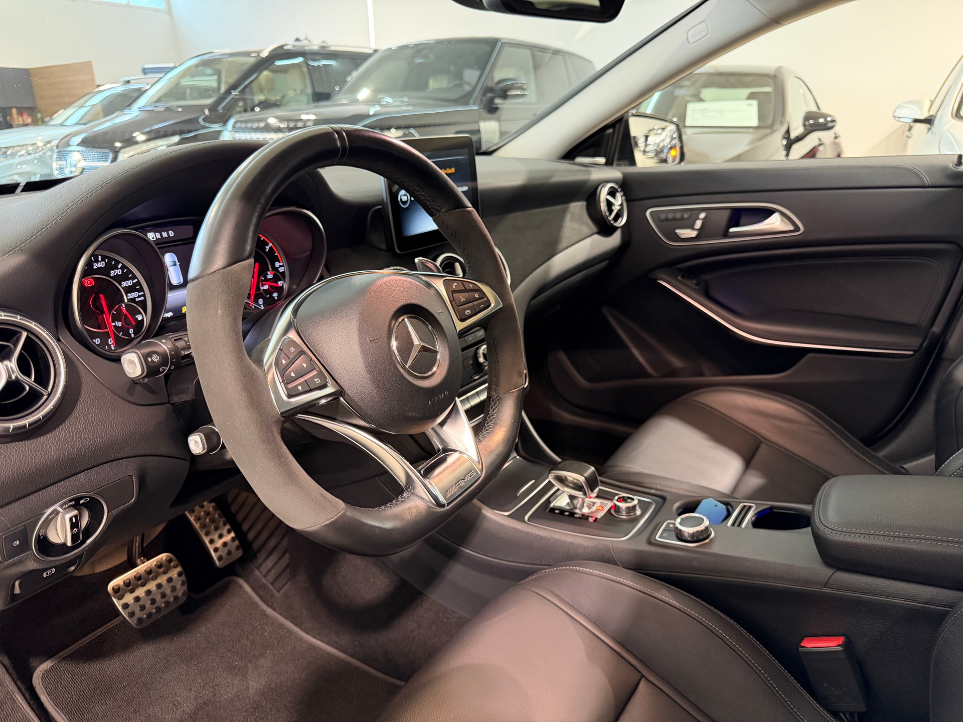 MERCEDES-BENZ CLA Shooting Brake 45 AMG 4Matic Speedshift-image-20