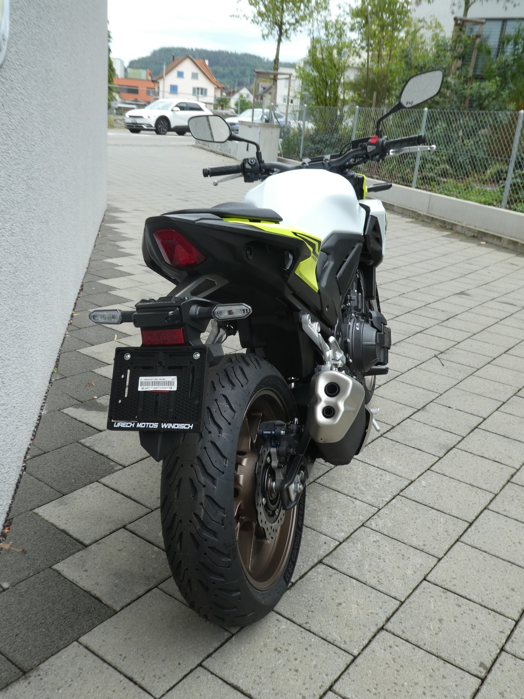 HONDA CB 500 Hornet E-Clutch-image-5