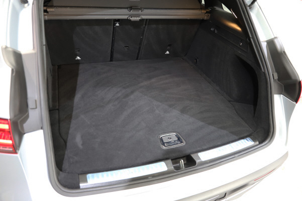 MERCEDES-BENZ EQC 400 4Matic-image-11