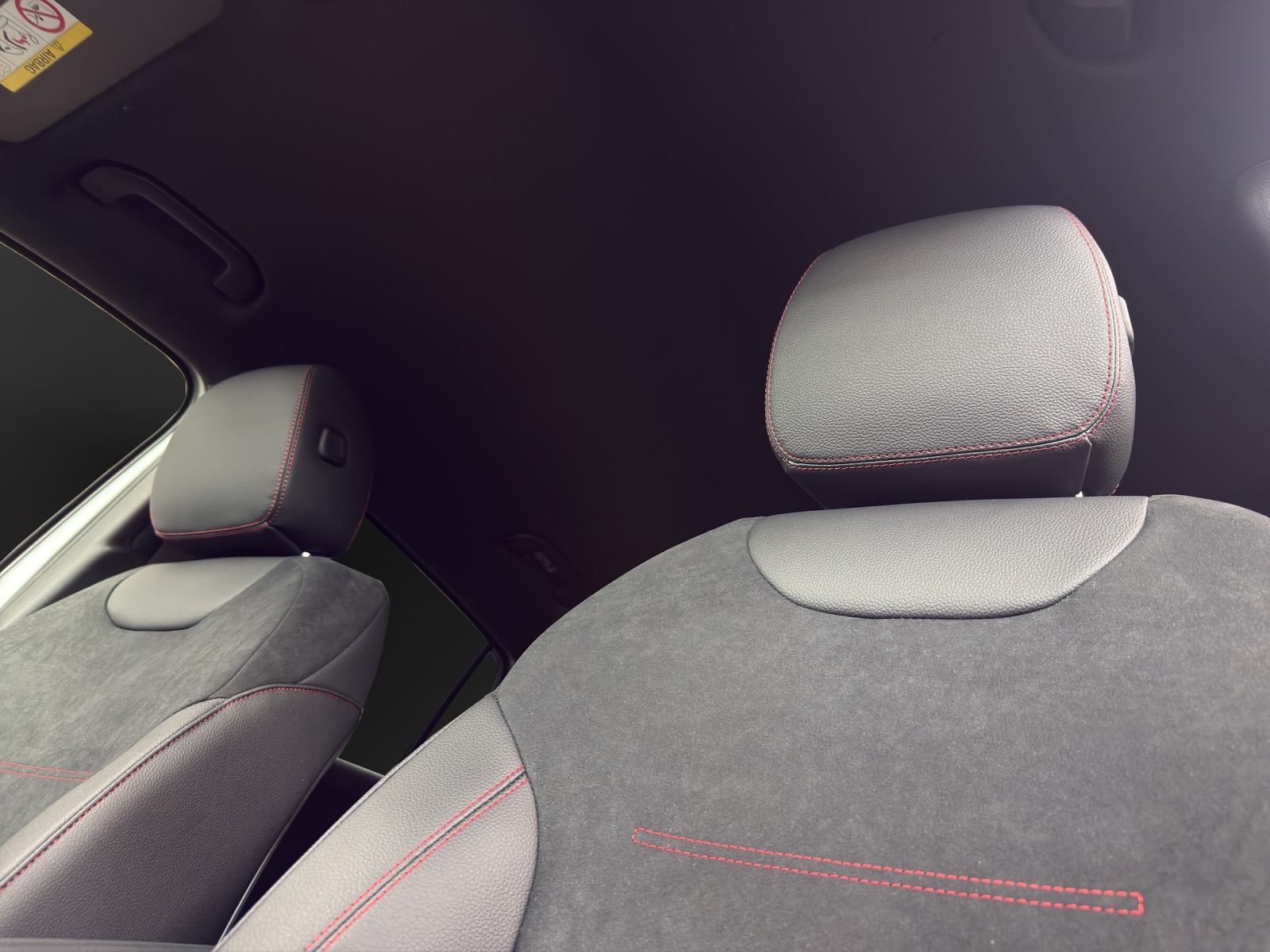 MERCEDES-BENZ GLA 220d 4Matic Swiss Star-image-13