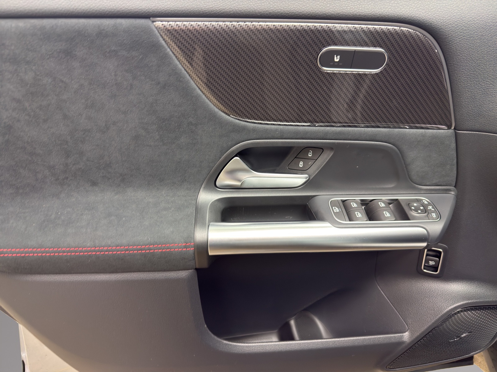 MERCEDES-BENZ GLA 220d 4Matic Swiss Star-image-12