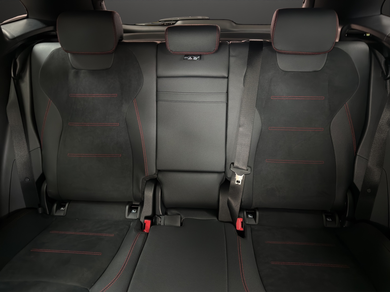 MERCEDES-BENZ GLA 220d 4Matic Swiss Star-image-14