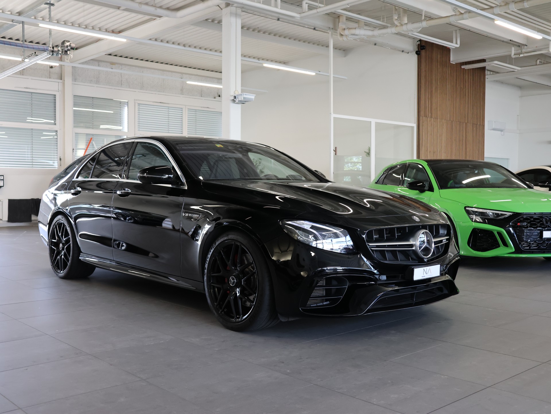 MERCEDES-BENZ E 63 AMG 4Matic Speedshift MCT-showroom-element-1