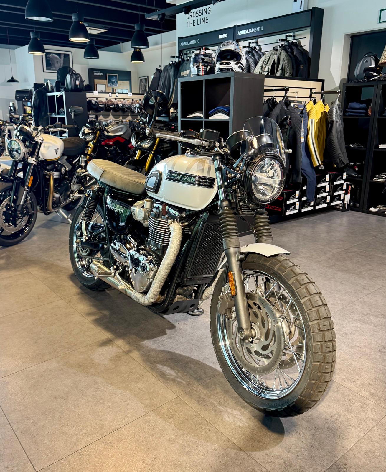 TRIUMPH Bonneville T120 ABS-image-1