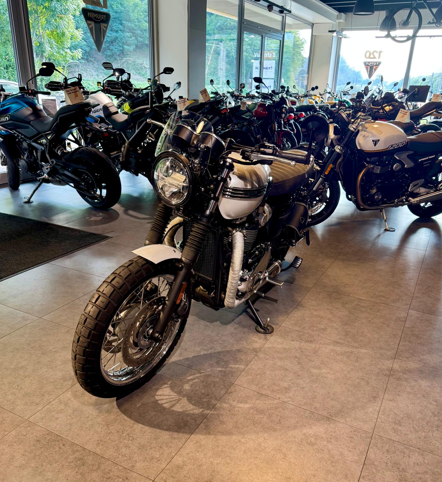 TRIUMPH Bonneville T120 ABS-image-6