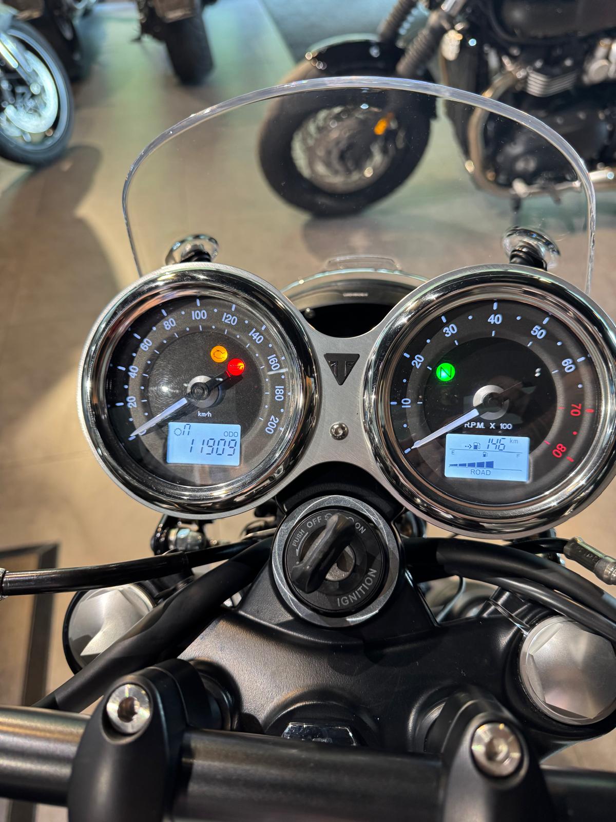 TRIUMPH Bonneville T120 ABS-image-7