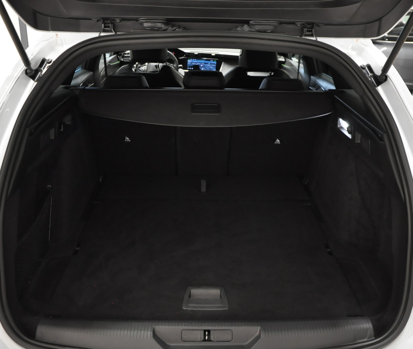 PEUGEOT 308 SW 1.2 HEV 145 GT-image-21
