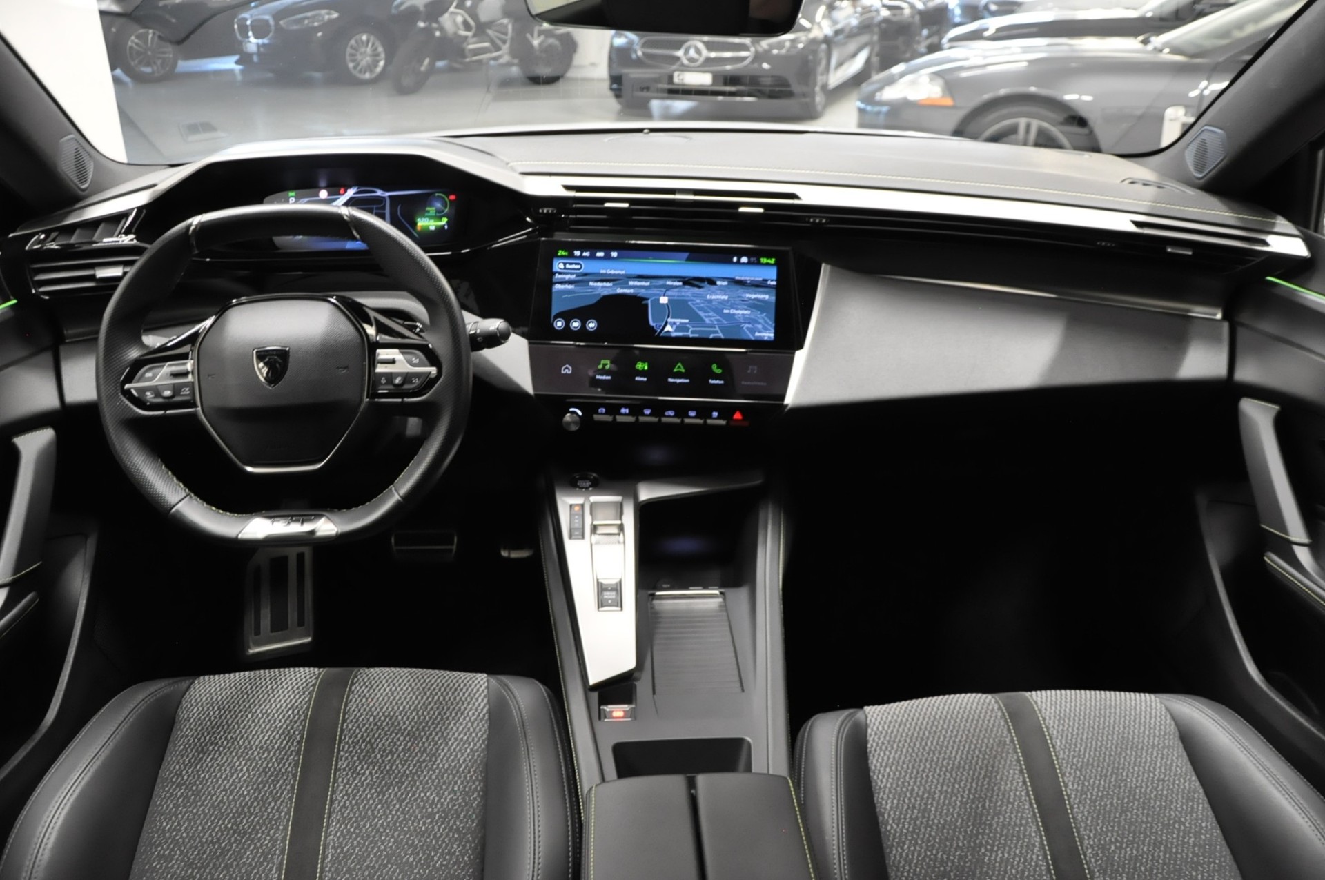 PEUGEOT 308 SW 1.2 HEV 145 GT-image-16