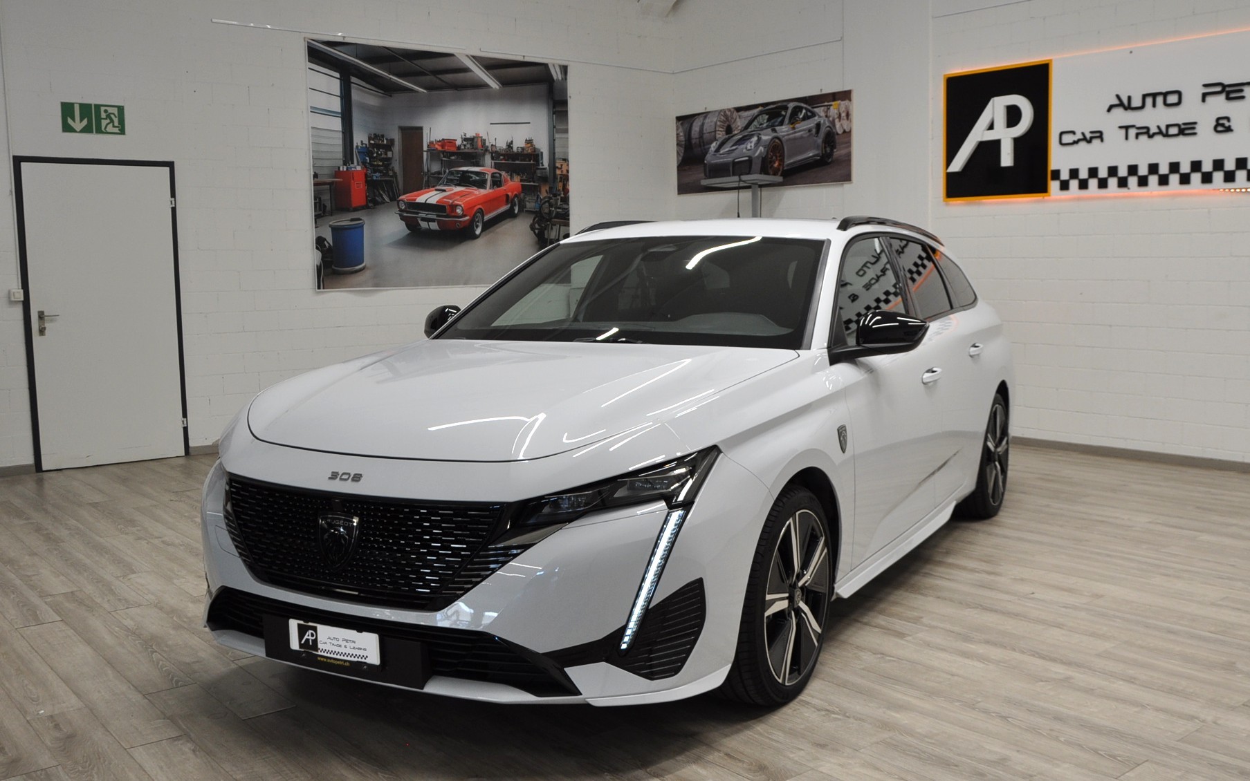 PEUGEOT 308 SW 1.2 HEV 145 GT-image-8