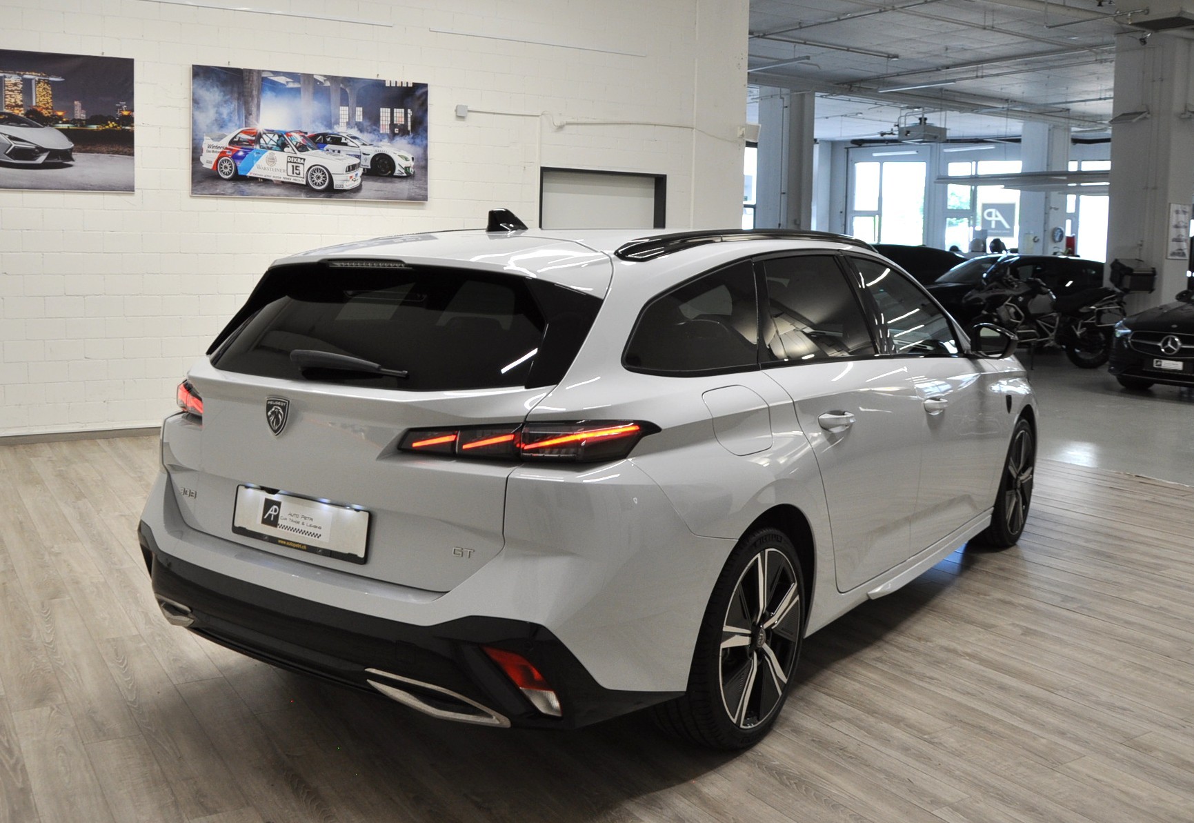 PEUGEOT 308 SW 1.2 HEV 145 GT-showroom-element-3