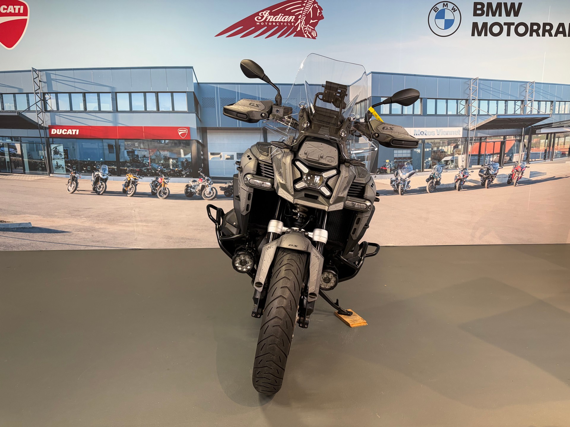 BMW R 1300 GS Adventure-image-1