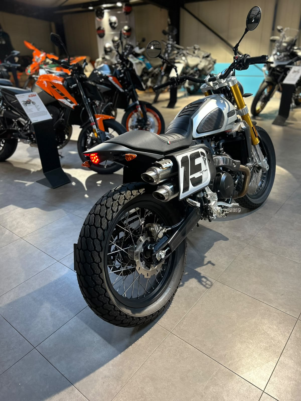 FANTIC Caballero 500 Flat Track-image-4