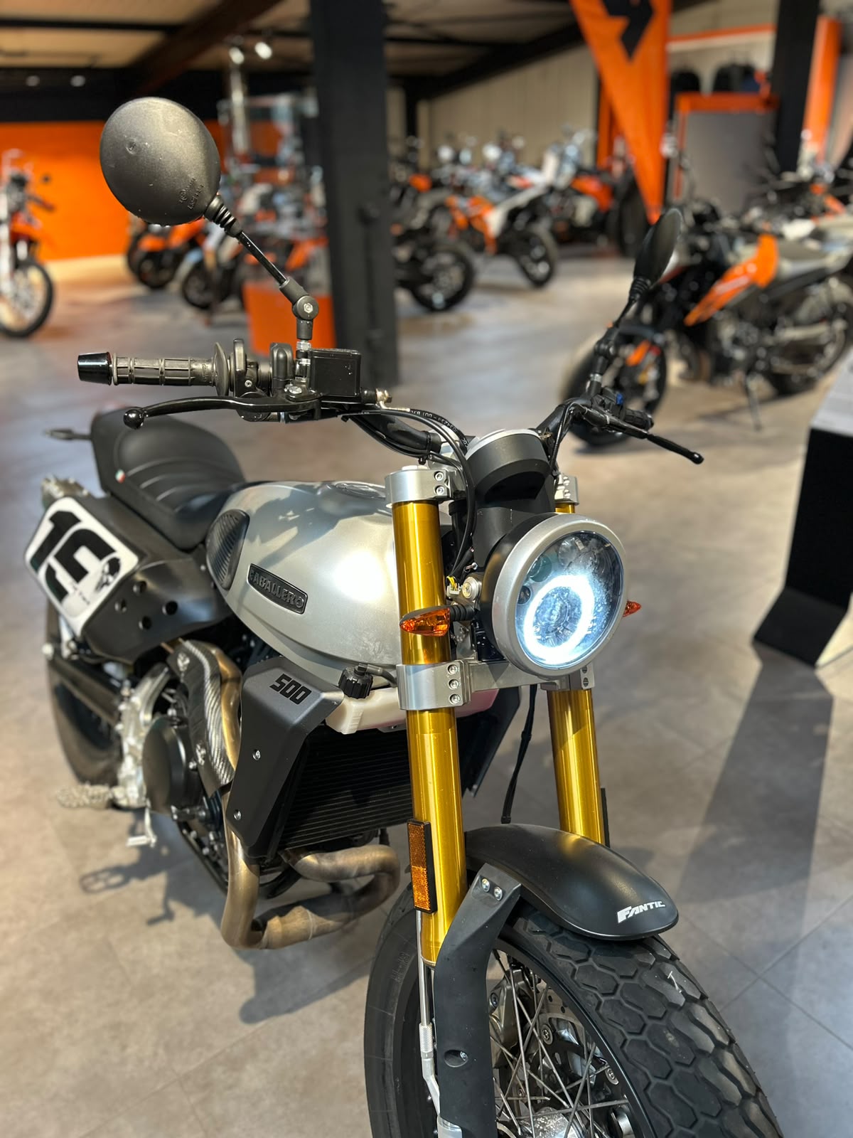 FANTIC Caballero 500 Flat Track-image-5
