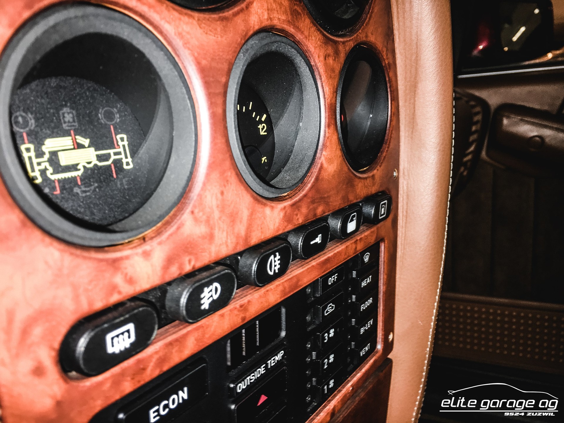 LANCIA Thema 8.32 Ferrari-image-12