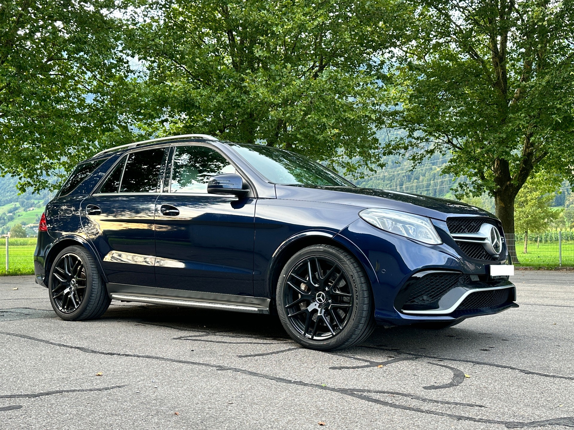 MERCEDES-BENZ GLE 63 AMG 4Matic Speedshift Plus 7G-Tronic-showroom-element-1