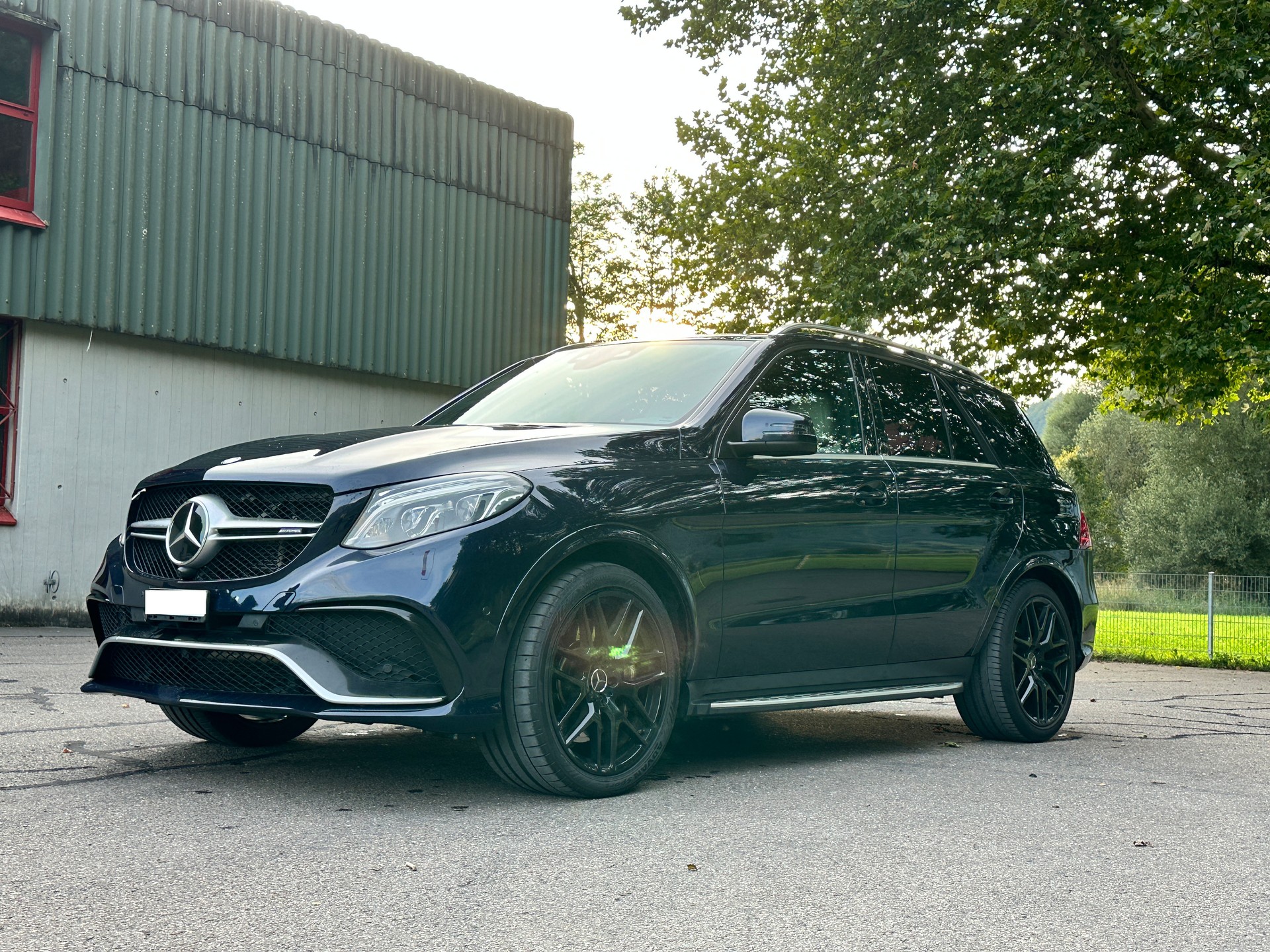MERCEDES-BENZ GLE 63 AMG 4Matic Speedshift Plus 7G-Tronic-showroom-element-2