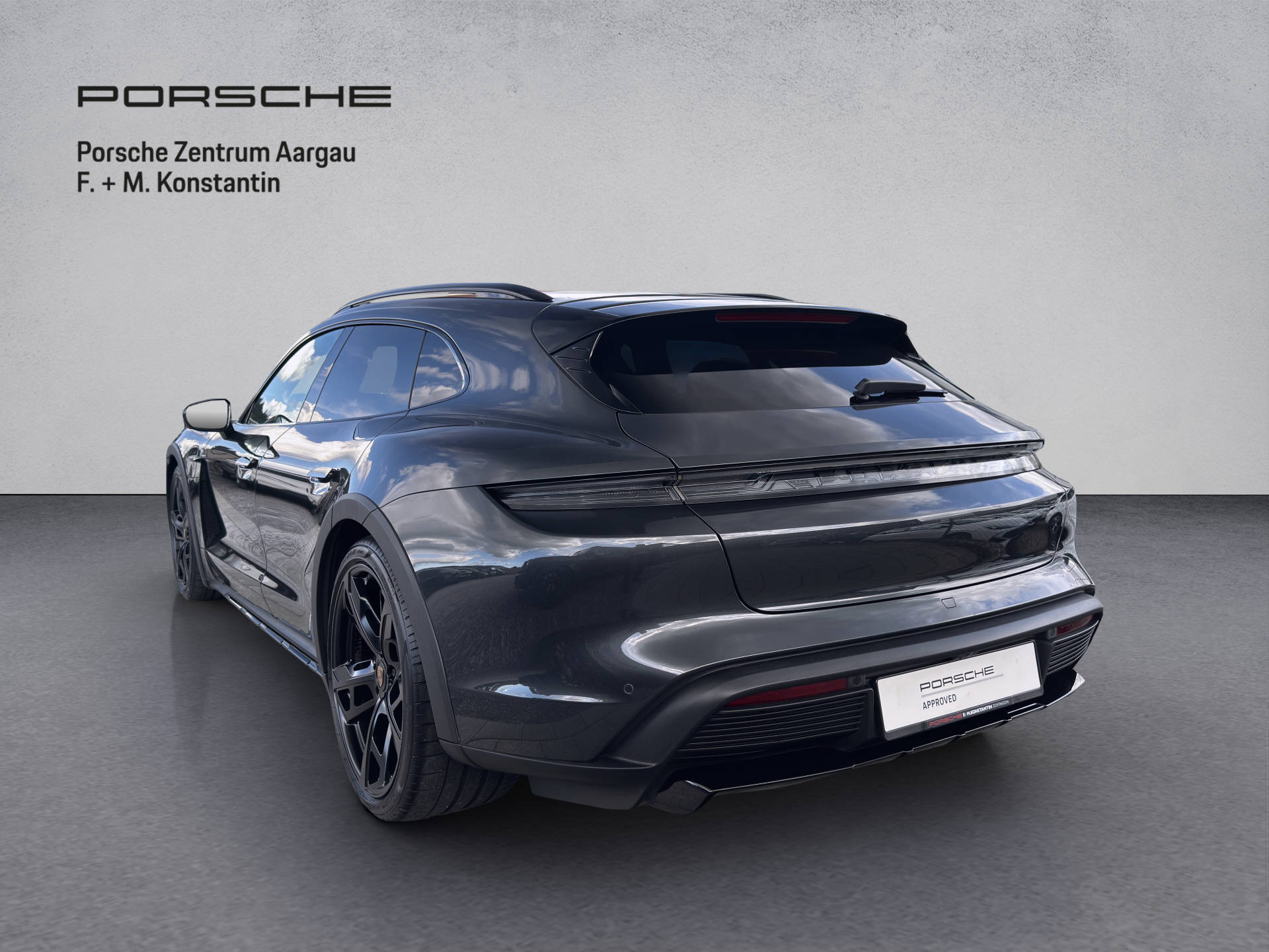 PORSCHE Taycan Cross Turismo 4-image-3