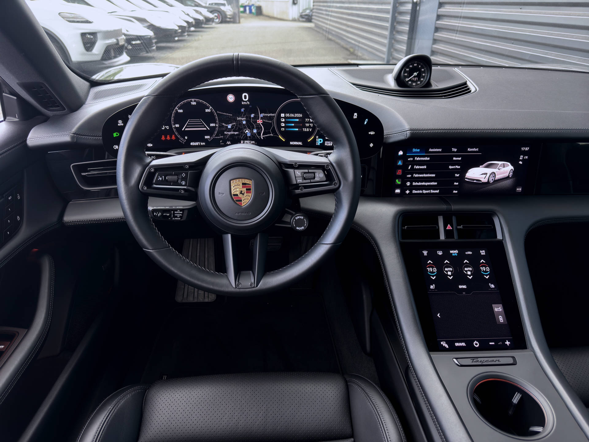 PORSCHE Taycan Cross Turismo 4-image-5