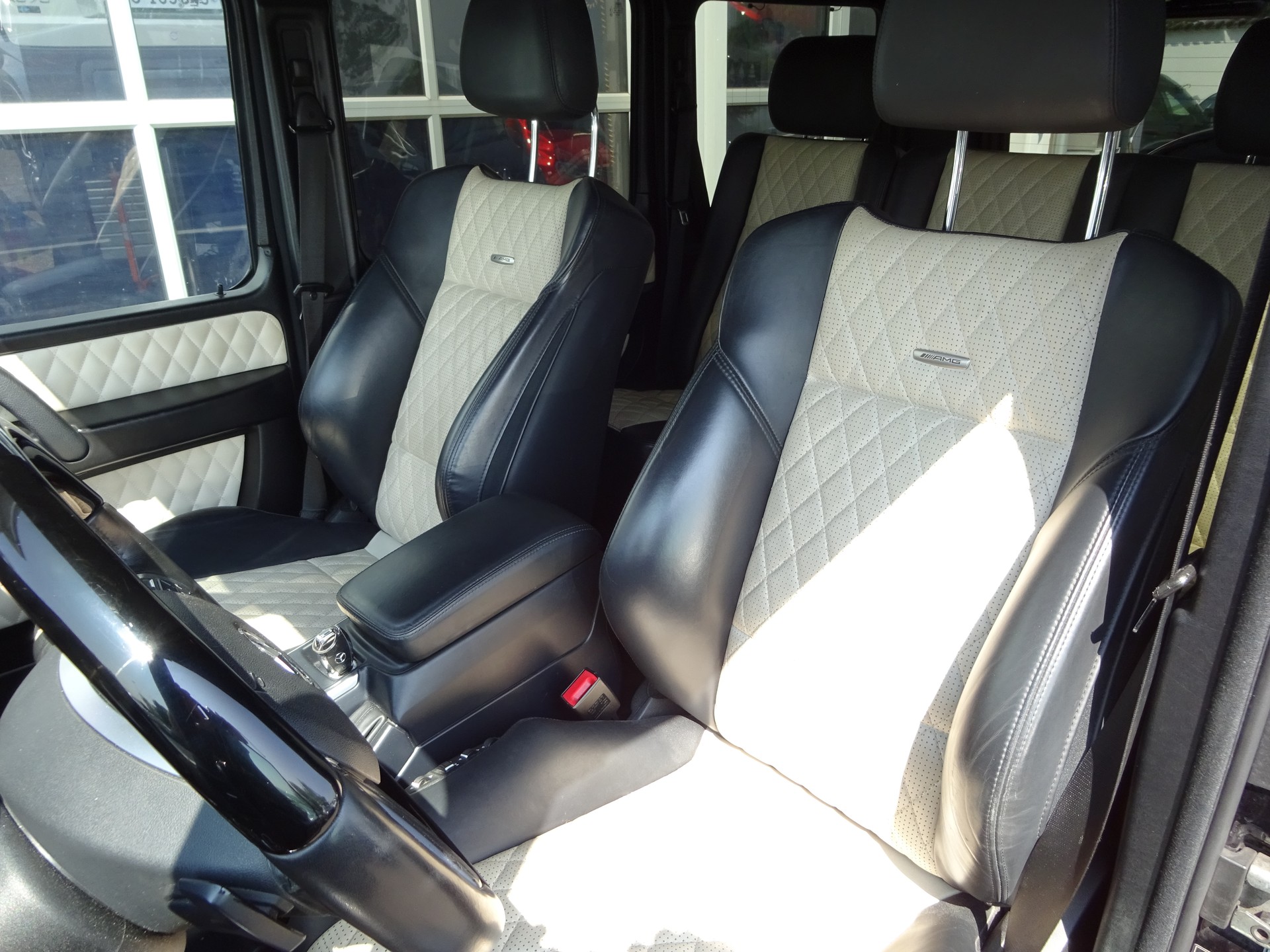 MERCEDES-BENZ G 63 AMG Automatic-image-6