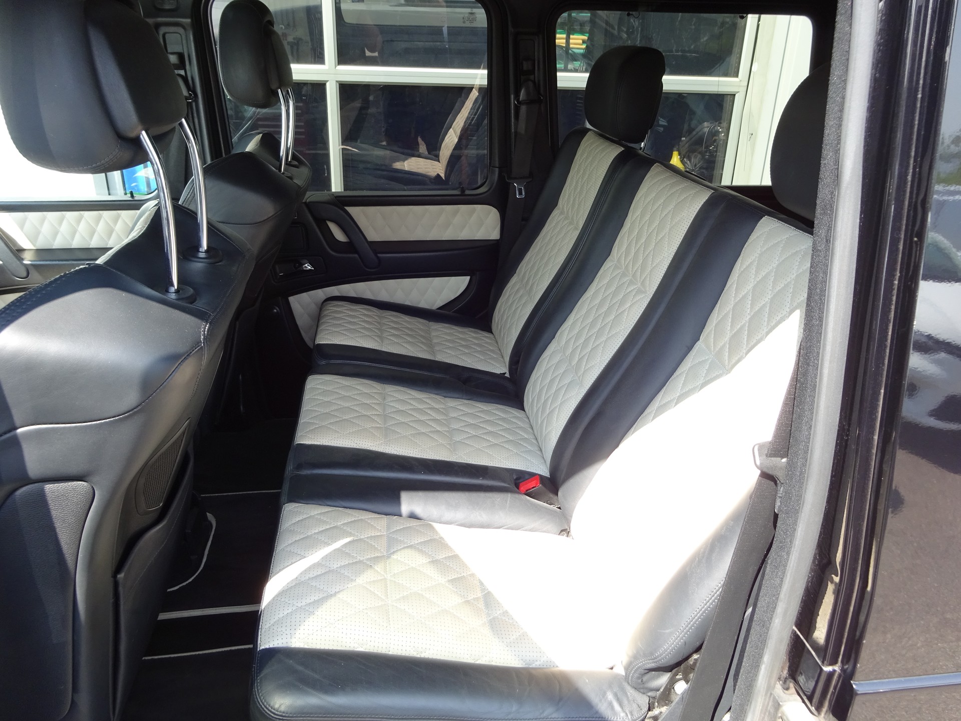 MERCEDES-BENZ G 63 AMG Automatic-image-14