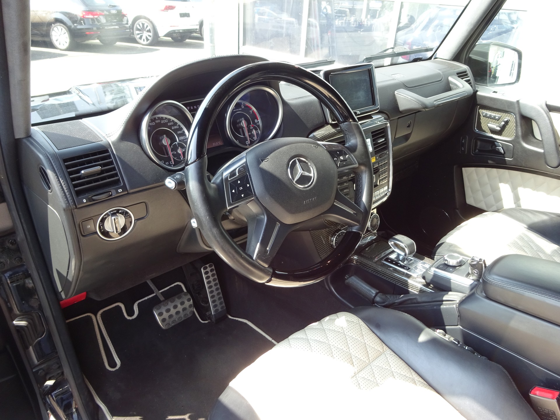 MERCEDES-BENZ G 63 AMG Automatic-image-7