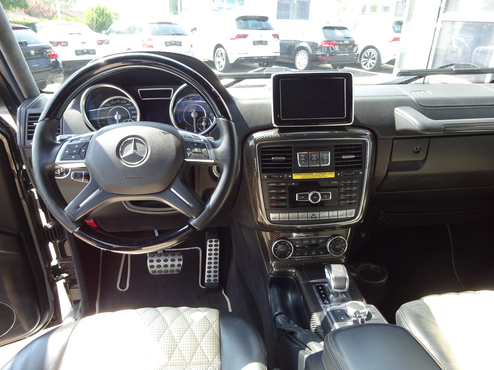 MERCEDES-BENZ G 63 AMG Automatic-image-8