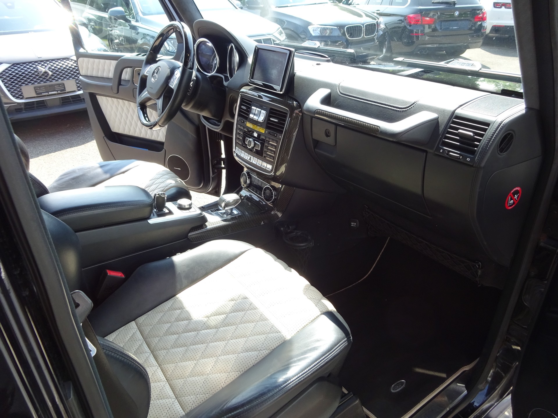 MERCEDES-BENZ G 63 AMG Automatic-image-10