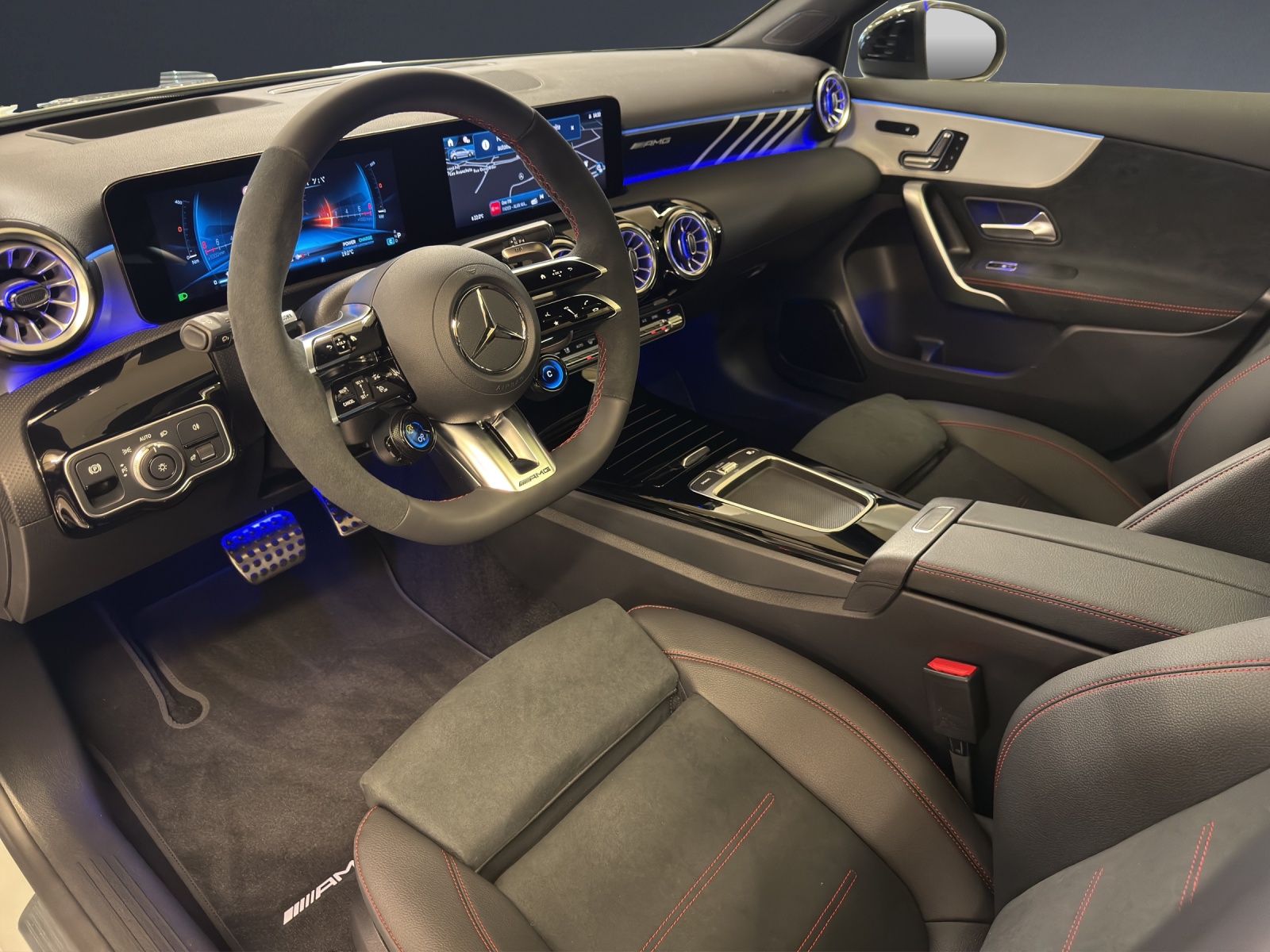 MERCEDES-BENZ A AMG 35 4M Berline Compacte-image-11