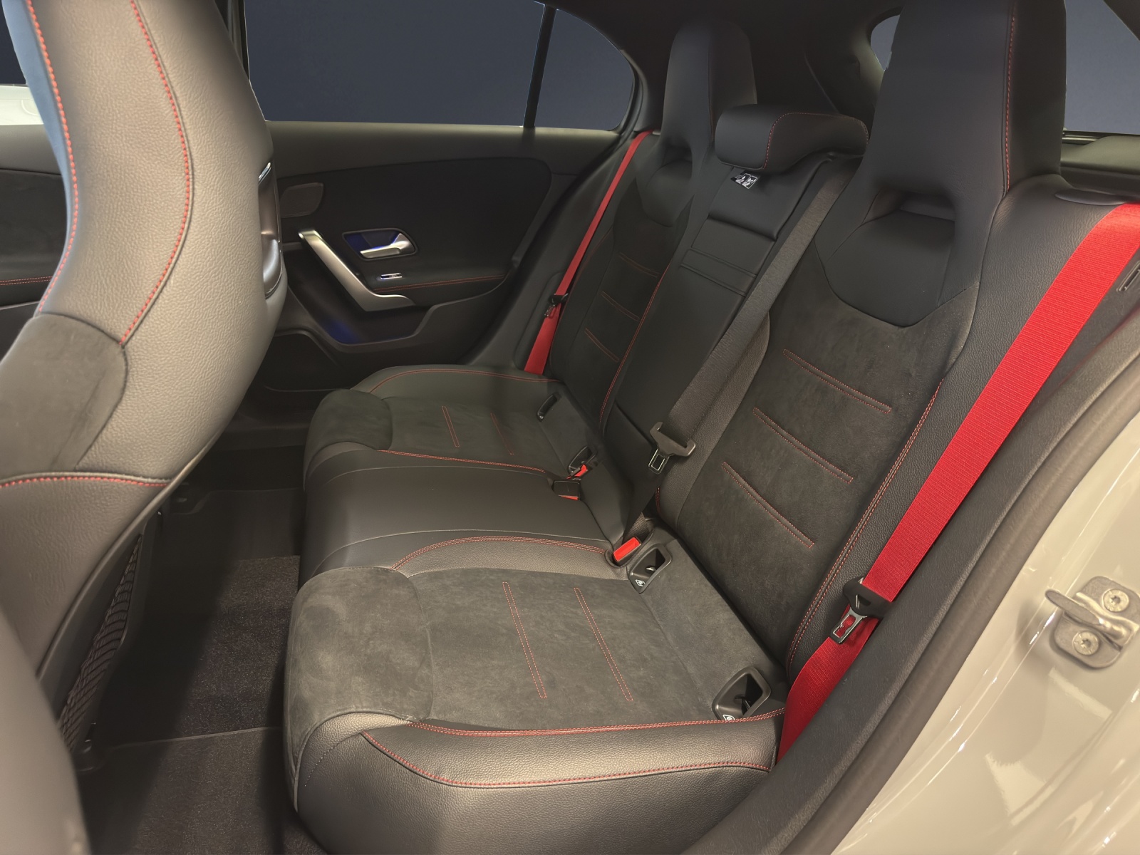 MERCEDES-BENZ A AMG 35 4M Berline Compacte-image-15