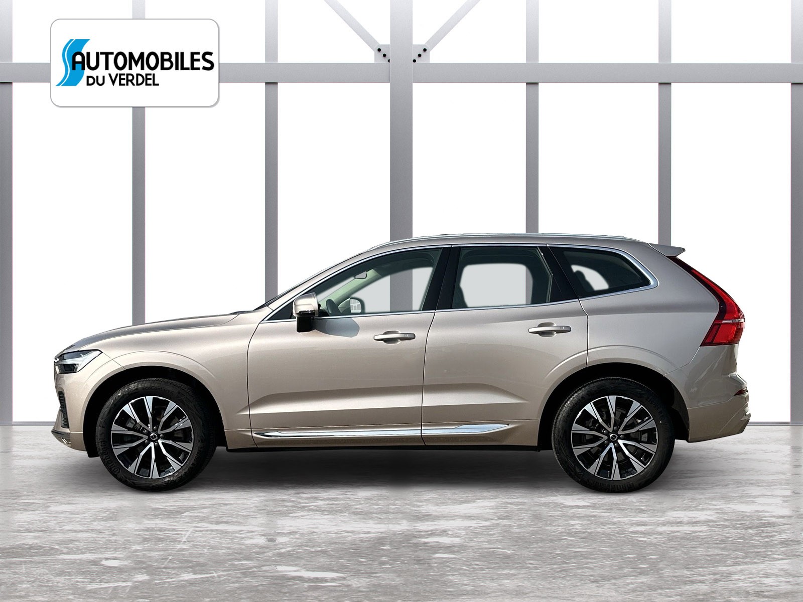 VOLVO XC60 2.0 B5 MH Diesel Plus Bright AWD-showroom-element-1