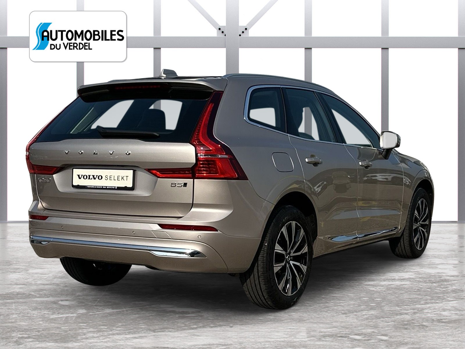 VOLVO XC60 2.0 B5 MH Diesel Plus Bright AWD-image-4