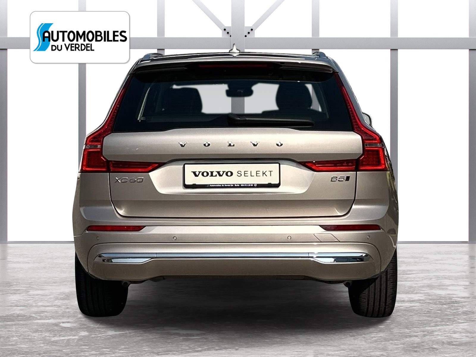 VOLVO XC60 2.0 B5 MH Diesel Plus Bright AWD-showroom-element-3