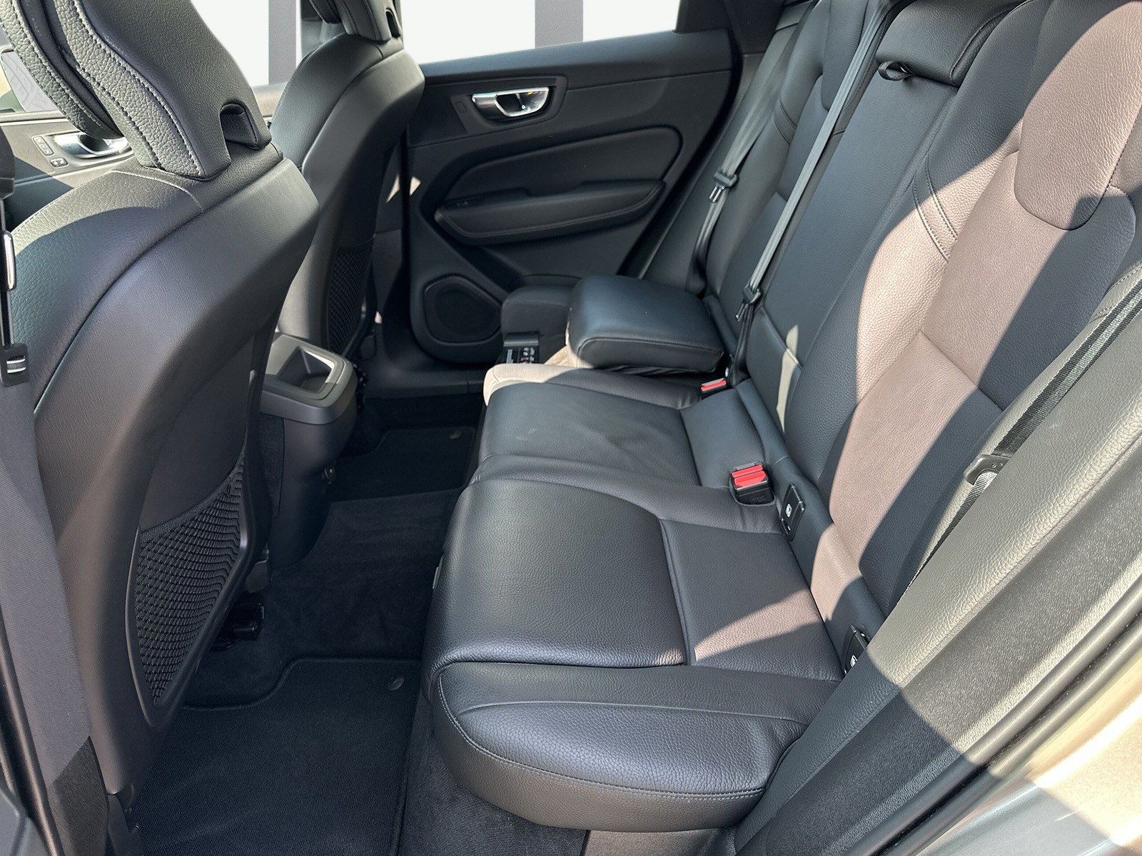 VOLVO XC60 2.0 B5 MH Diesel Plus Bright AWD-image-14