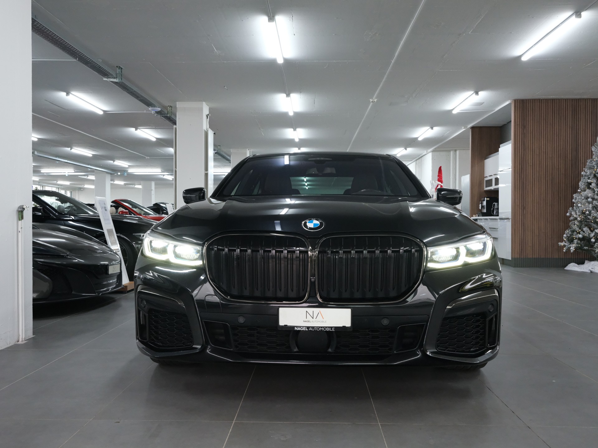 BMW 730d xDrive 48V M Sport Steptronic *Driving Assistant Professional* *Parking Assistant Plus*-showroom-element-2