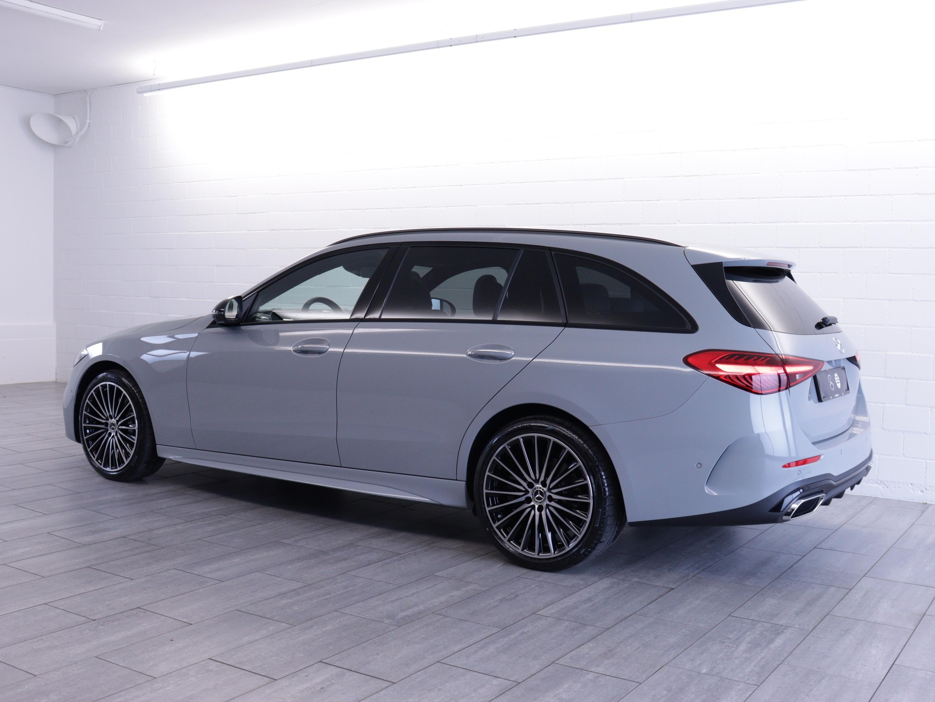 MERCEDES-BENZ C 220 d Swiss Star AMG Line 4matic Kombi-showroom-element-2