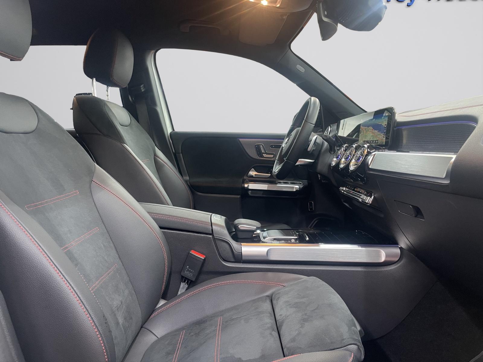 MERCEDES-BENZ EQB 350 4MATIC Swiss Star AMG Line-image-5