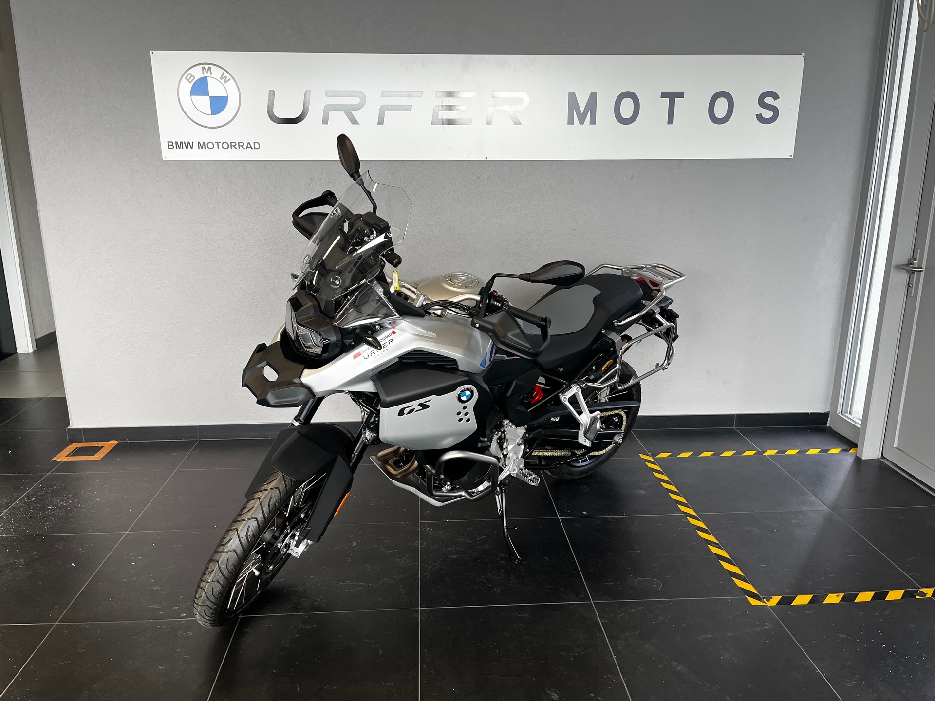BMW F 900 GS Adventure-image-3
