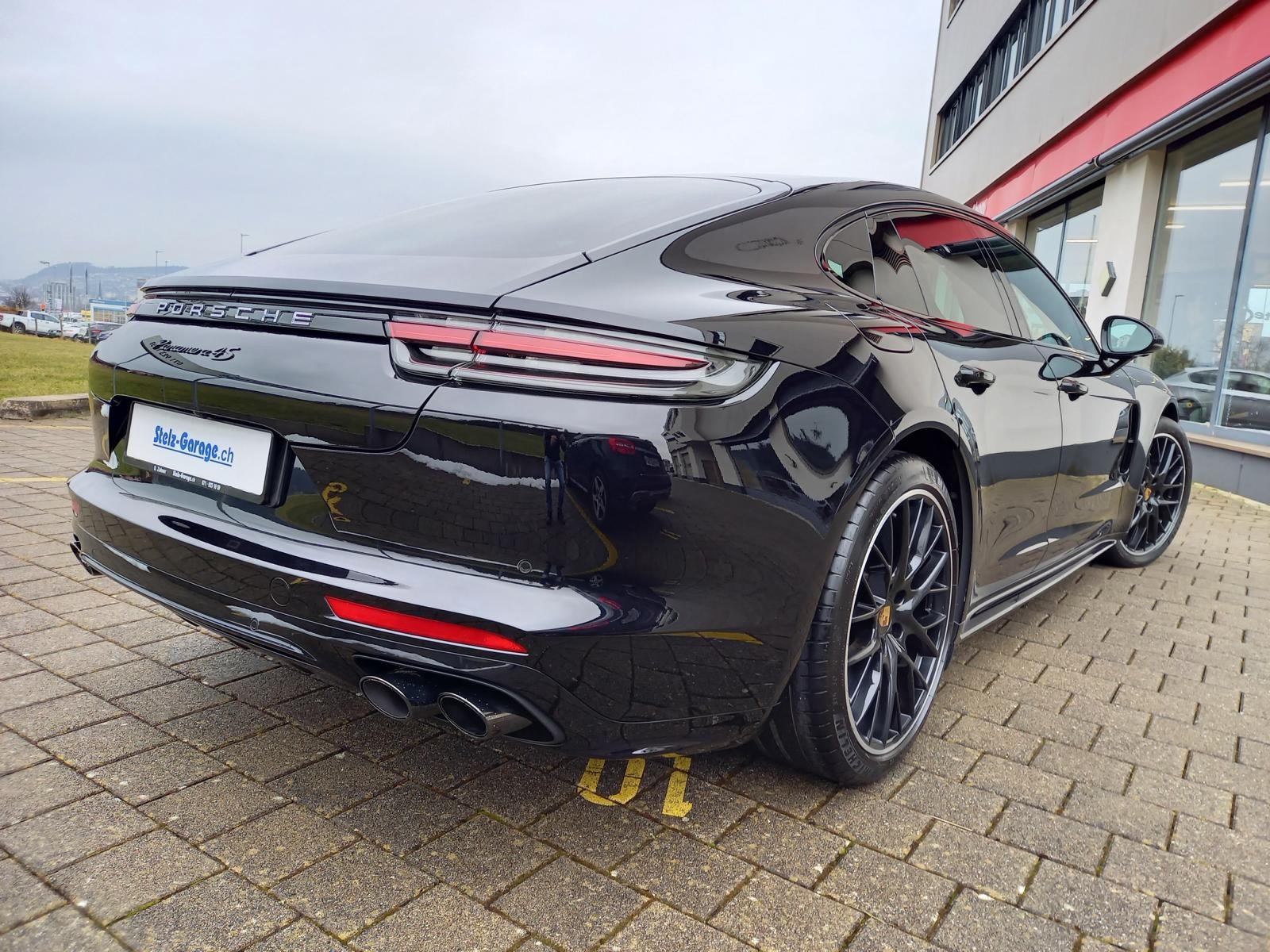PORSCHE Panamera 4S PDK-showroom-element-1