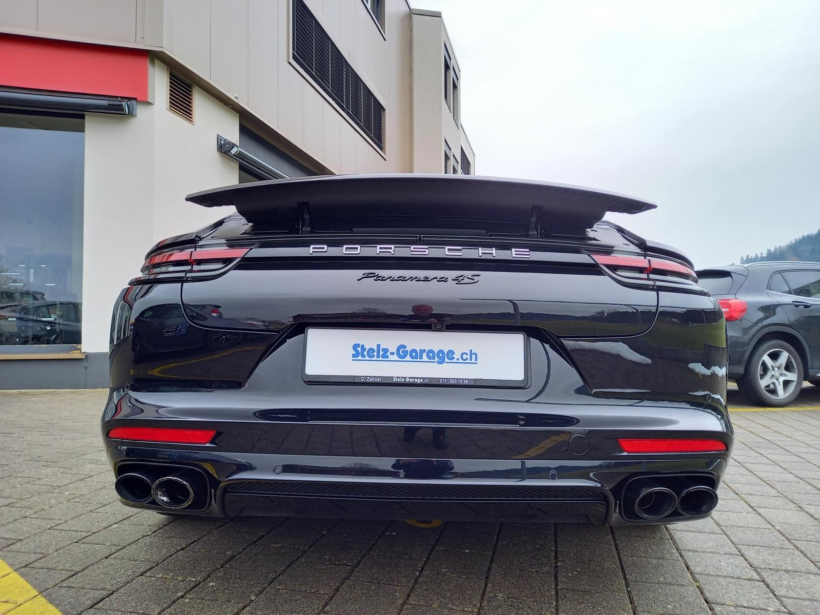 PORSCHE Panamera 4S PDK-image-4