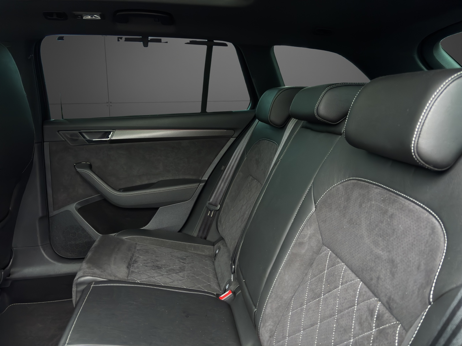 SKODA Superb 1.4 TSI Sport Line PHEV DSG-image-12