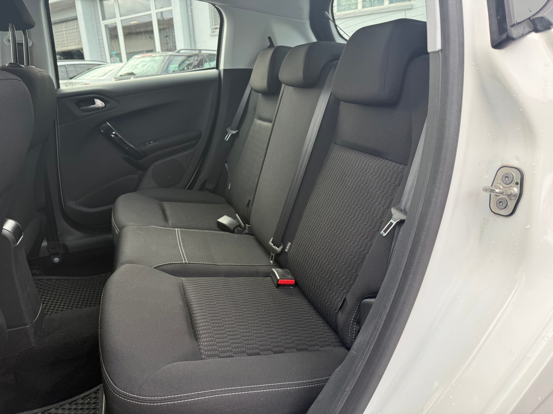 PEUGEOT 208 1.2 PureTech Active-image-6