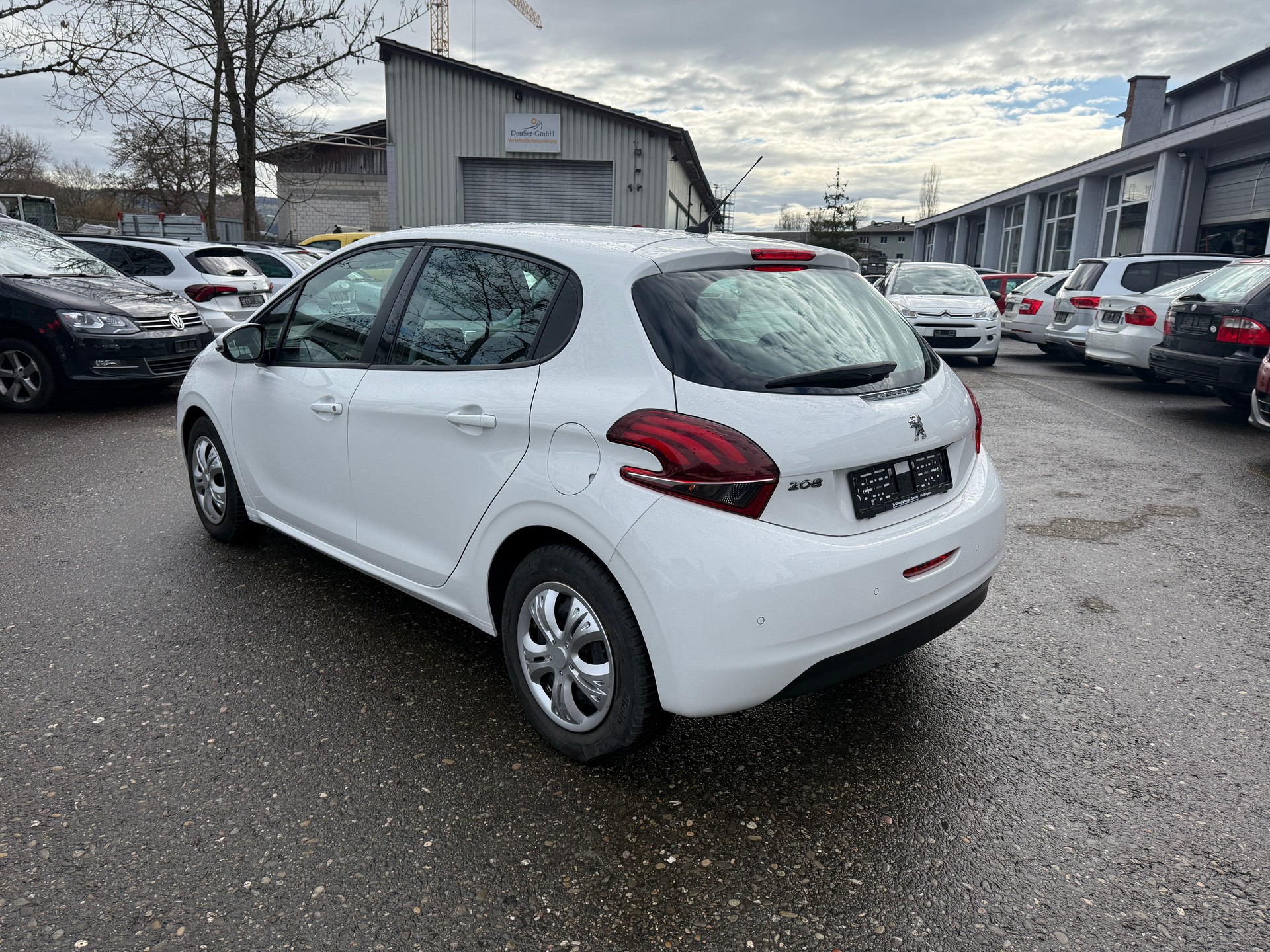 PEUGEOT 208 1.2 PureTech Active-showroom-element-3