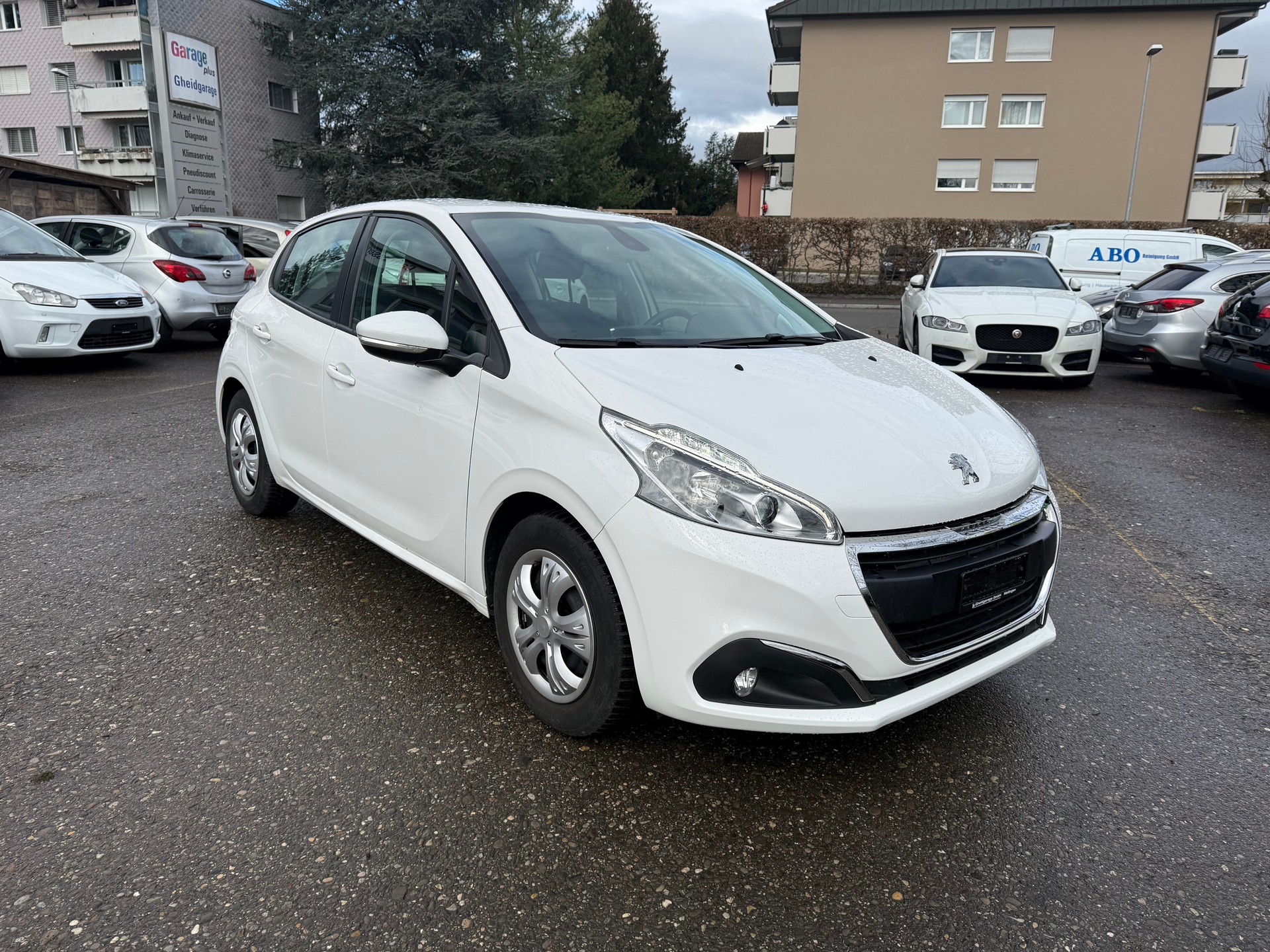 PEUGEOT 208 1.2 PureTech Active